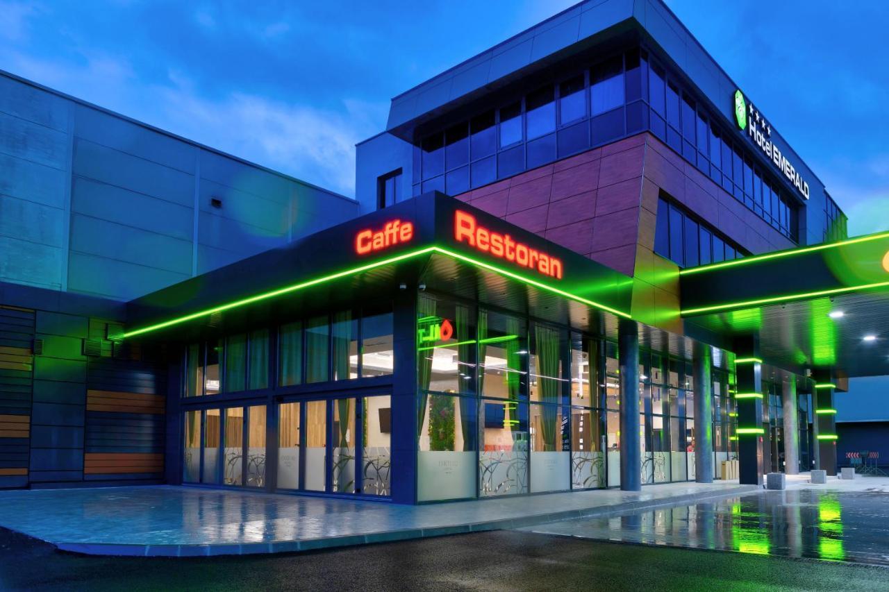 Hotel Emerald Gnojnice Exteriér fotografie