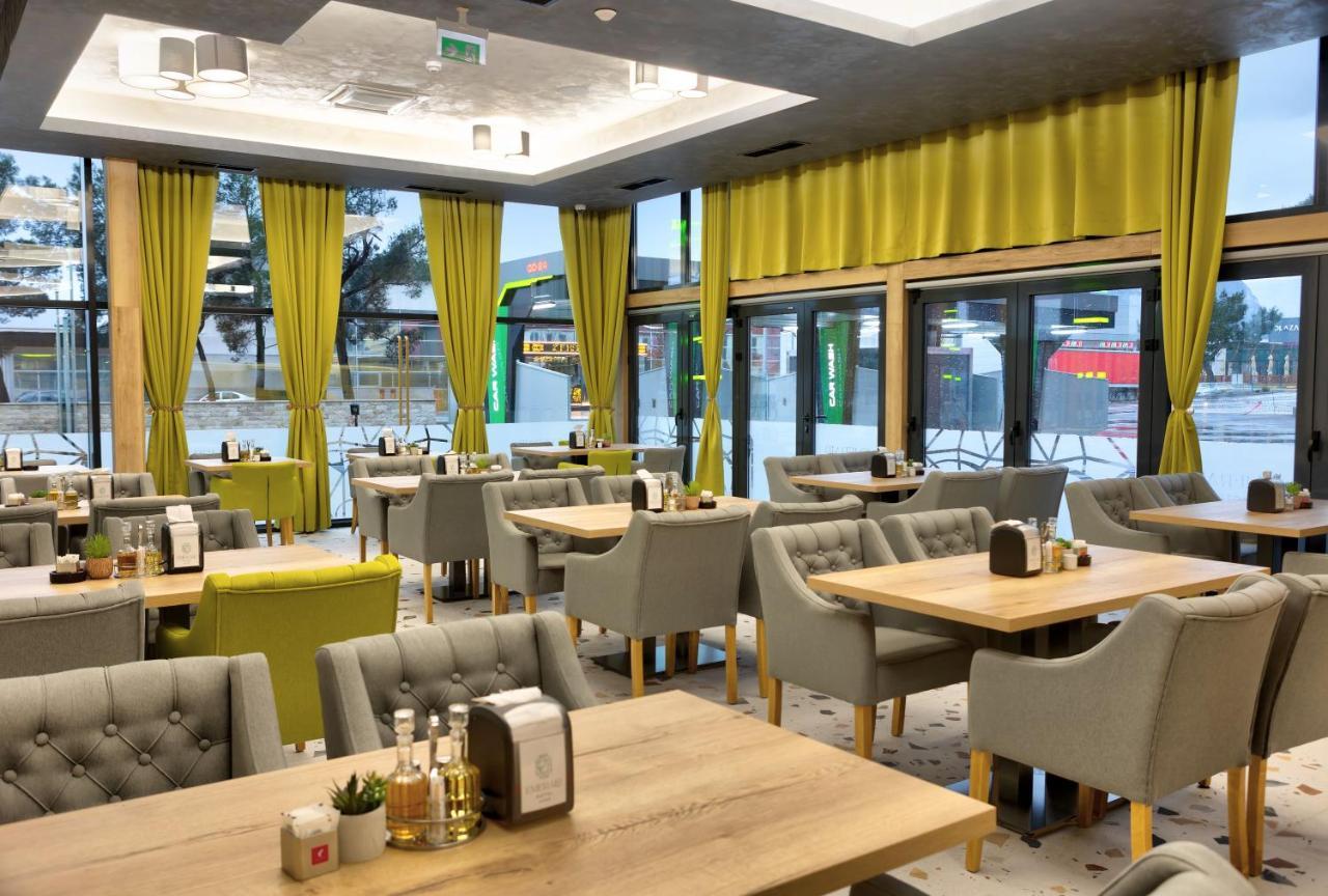 Hotel Emerald Gnojnice Exteriér fotografie